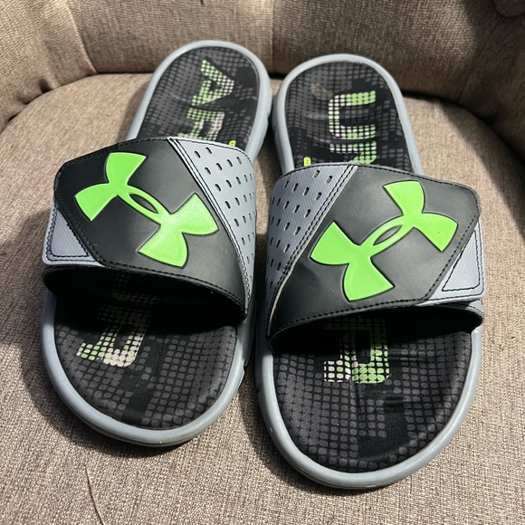 Under Armour men’s sandals. Size 11. Worn only a handful of times. Comfortable - Picture 2 of 5